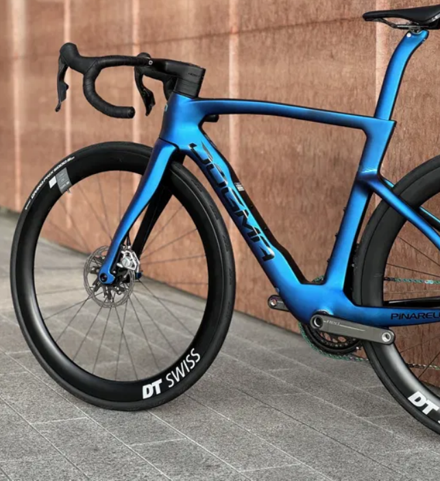 Pinarello Dogma F Luxter 2025